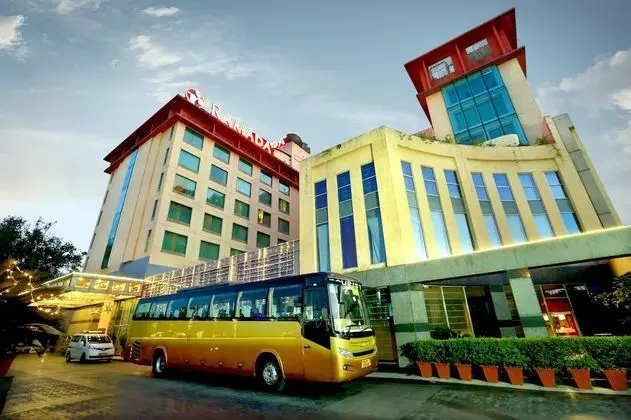 Ramada by Wyndham Jaipur - Dış Mekan