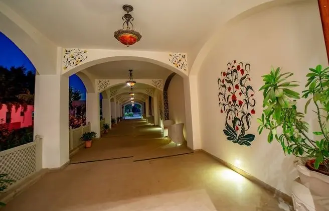 Ramada by Wyndham Jaipur Jaisinghpura - Lobi