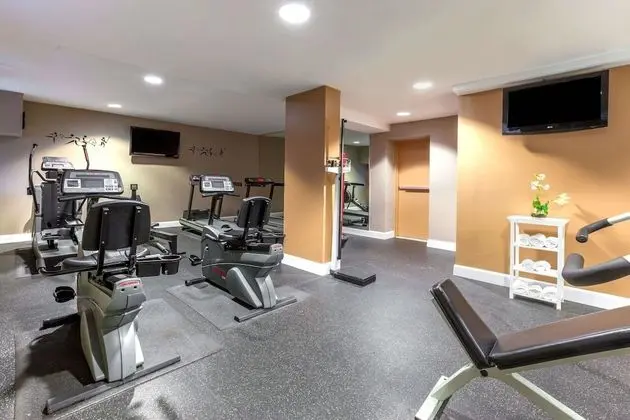 Ramada by Wyndham Jersey City - Fitness