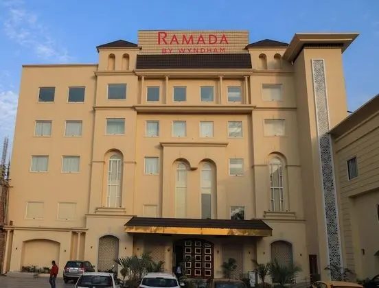 Ramada by Wyndham Kapurthala - Dış Mekan