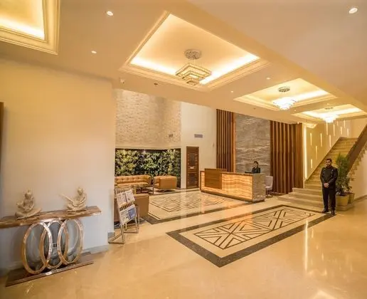 Ramada by Wyndham Kapurthala - Lobi