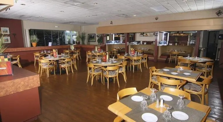 Ramada by Wyndham Kissimmee Gateway - Yeme / İçme