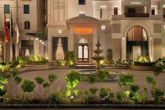 Ramada by Wyndham Lahore Gulberg II - Dış Mekan