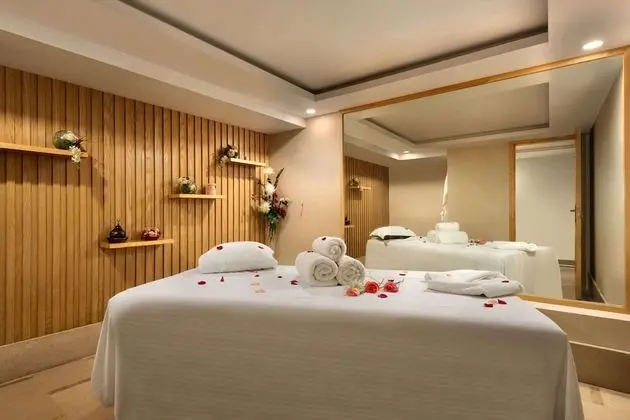 Ramada by Wyndham Lahore Gulberg II - Spa