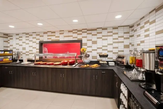 Ramada by Wyndham Leeds East - Yerinde Yemek