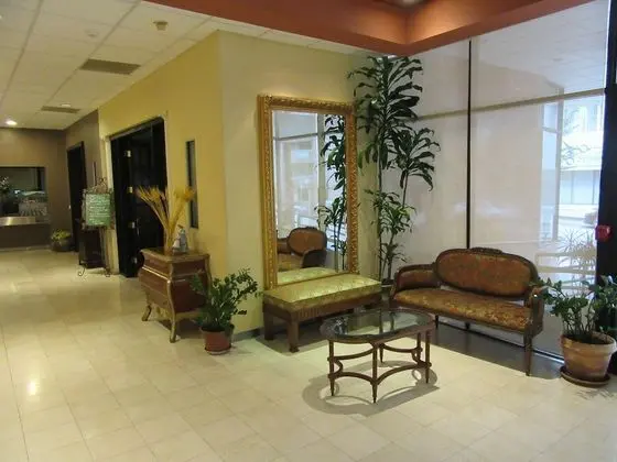 Ramada by Wyndham Los Angeles/Koreatown West - Lobi