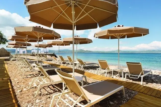 Ramada by Wyndham Loutraki Poseidon Resort - Plaj
