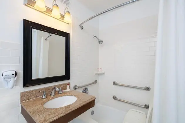 Ramada by Wyndham Metairie New Orleans Airport