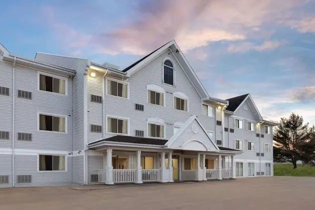 Ramada by Wyndham Miramichi New Brunswick - Dış Mekan