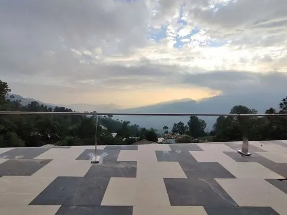 Ramada by Wyndham Murree Lower Topa Resort - Yerinde Yemek