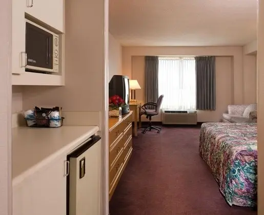 RAMADA BY WYNDHAM NASHVILLE MUSIC VALLEY