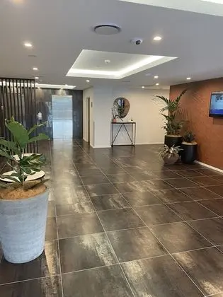 Ramada by Wyndham Newmarket Auckland - Lobi