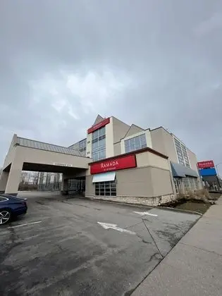 Ramada by Wyndham Niagara Falls by the River