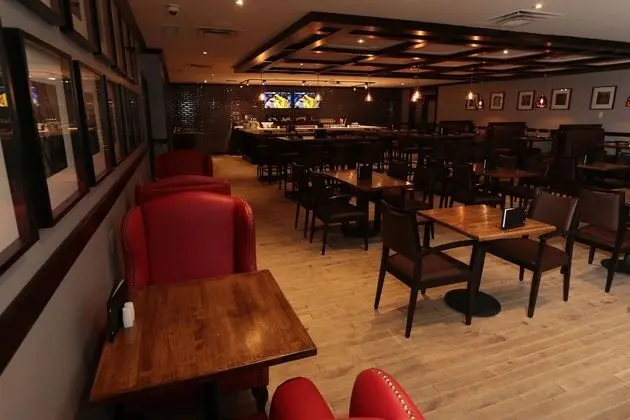 Ramada by Wyndham Northern Grand Hotel & Conference Centre - Yerinde Yemek