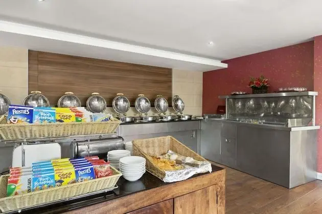 Ramada by Wyndham Oldbury Birmingham - Yerinde Yemek