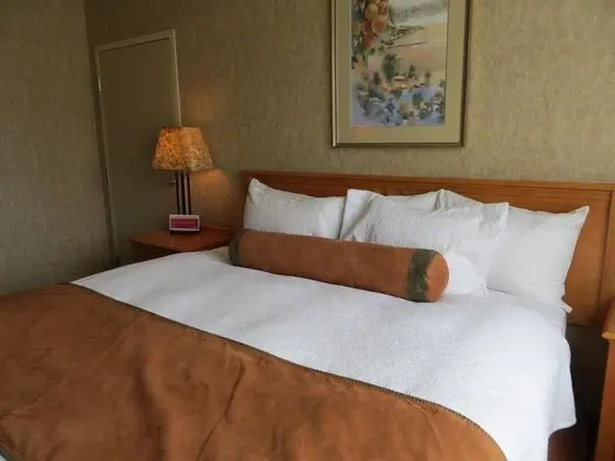Ramada by Wyndham Penticton Hotel & Suites