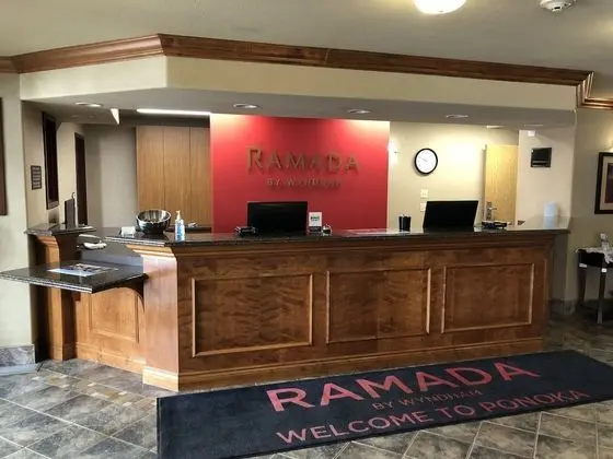Ramada by Wyndham Ponoka - Lobi