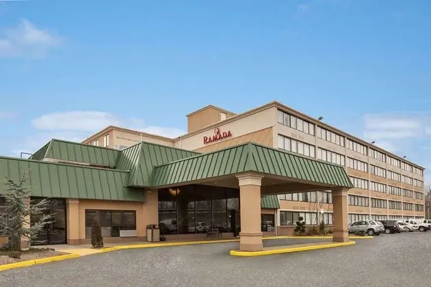 Ramada by Wyndham Rochelle Park Near Paramus - 1