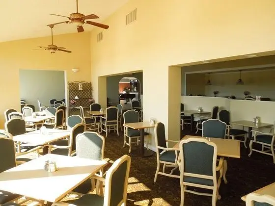 Ramada by Wyndham Statesville - Yeme / İçme