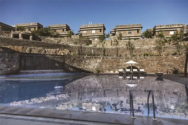 Ramada by Wyndham Udaipur Resort and Spa - Havuz
