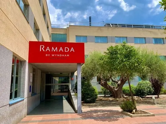 RAMADA BY WYNDHAM VALENCIA ALMUSSAFES - Dış Mekan