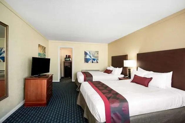 Ramada by Wyndham Virginia Beach - Oda