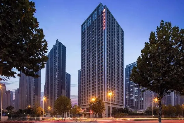 Ramada by Wyndham Wuhan Jiangan - Dış Mekan