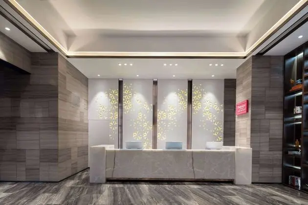 Ramada by Wyndham Wuhan Jiangan - Lobi