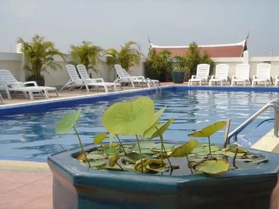 Rambuttri Village Inn & Plaza - Havuz