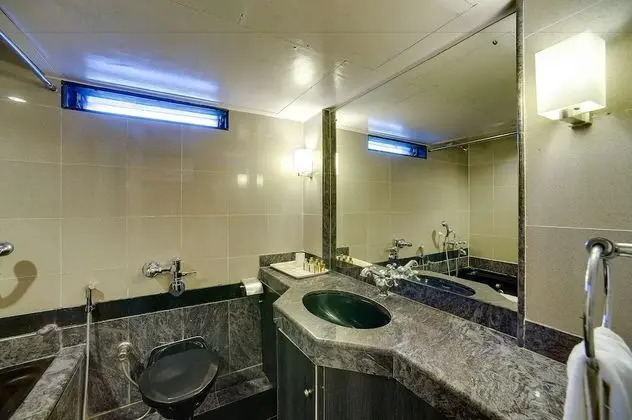 Ramee Guestline Hotel Khar - Banyo Tipleri