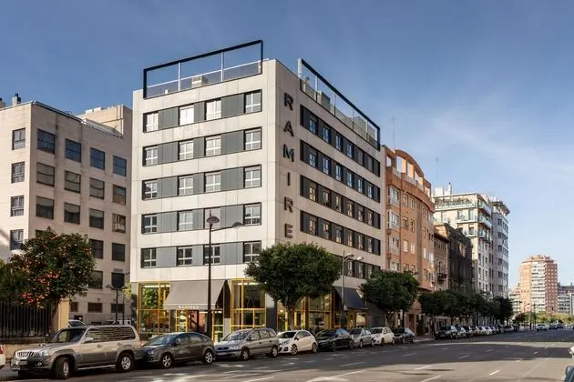 Ramirez Flats & Bar - Dış Mekan