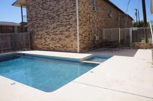 Ranch House Inn and Suites - Havuz