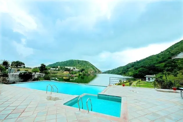 Rang Bhawan Inn- A Lake View Hotel - Havuz