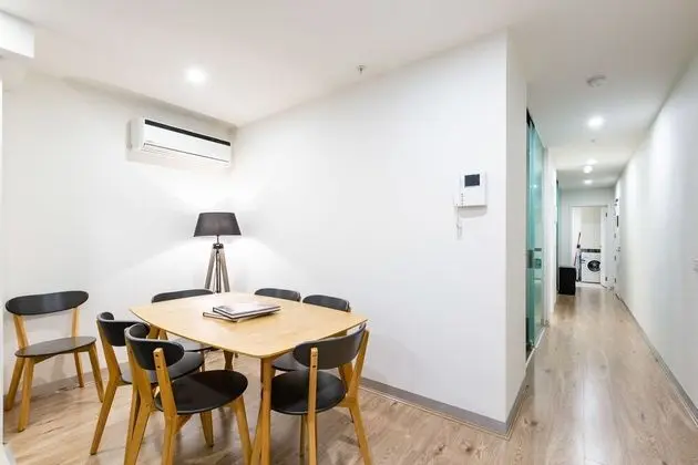 Raphael, 2BDR Carlton Apartment - Oda Düzeni