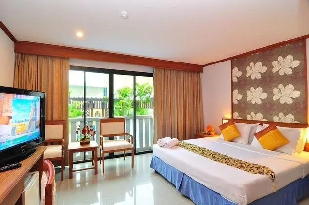 Rattana Beach Hotel by Shanaya