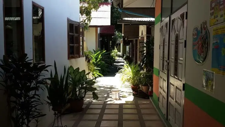 Rattana Guesthouse & Bungalow