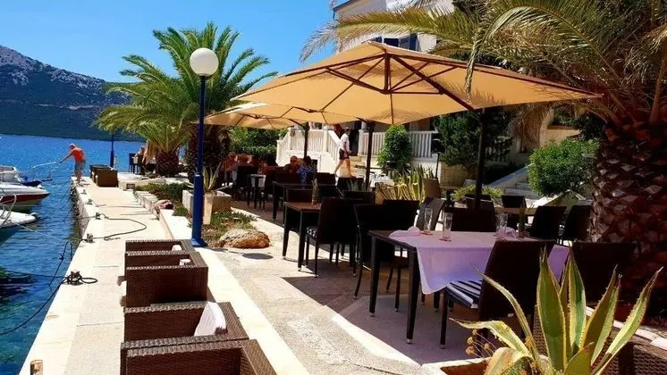 Villa Rava rooms & restaurant - Yerinde Yemek