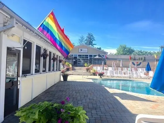 The Raven Resort