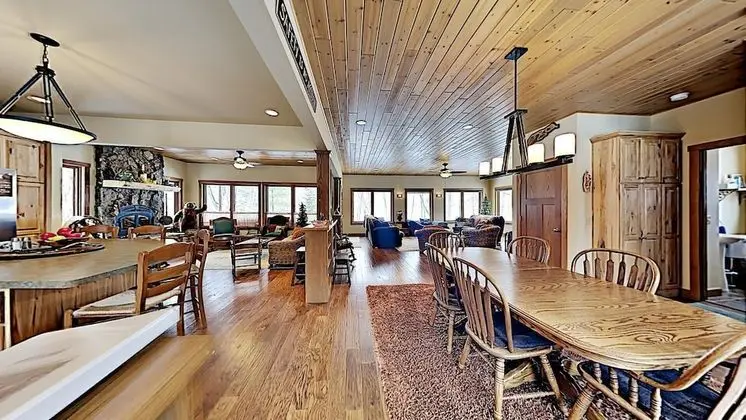 Ravensong Lodge - İç Mekan