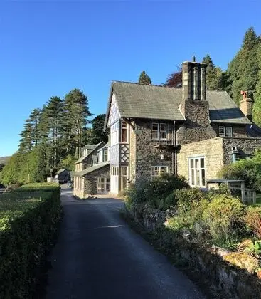 Ravenstone Manor