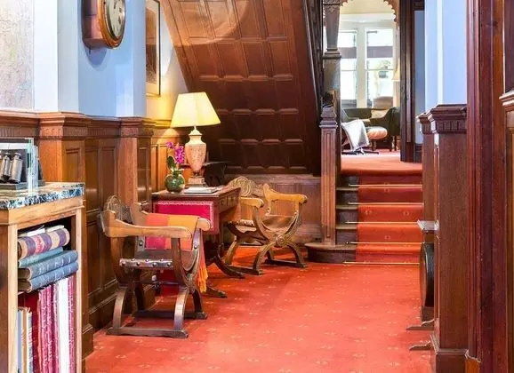 Ravenstone Manor - Lobi