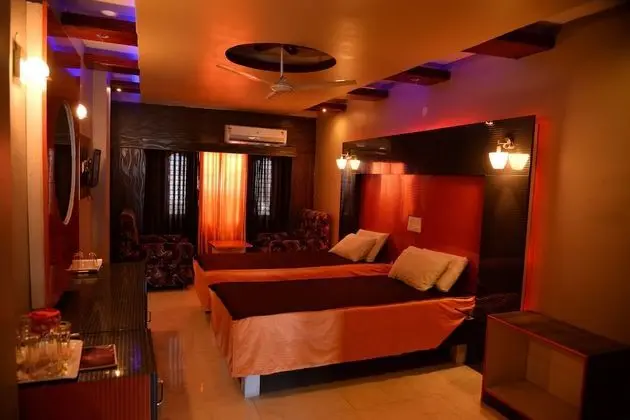 Hotel Ravi Teja