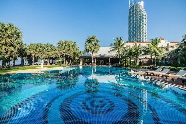 Ravindra Beach Resort And Spa - Havuz