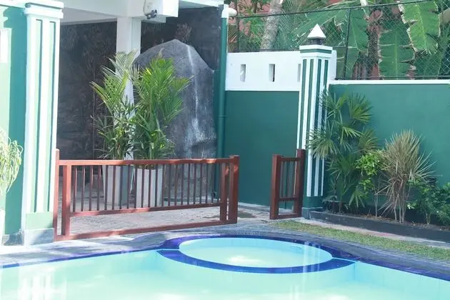Ravindra Hotel and Restaurant - Havuz