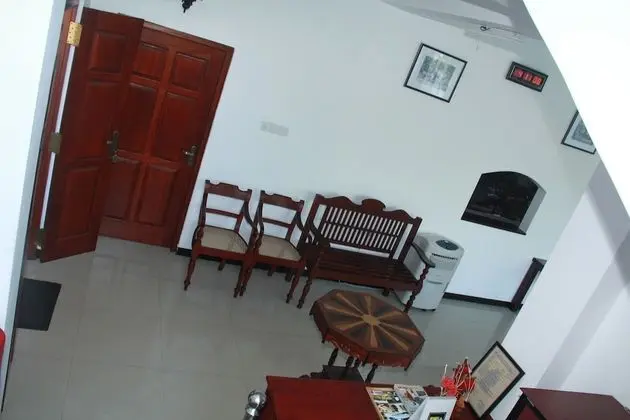 Ravindra Hotel and Restaurant - Lobi