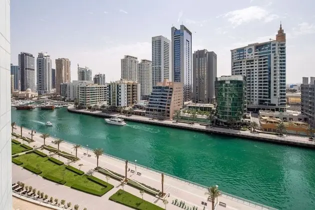 Ravishing 3BR Apartment With Amazing Marina Views