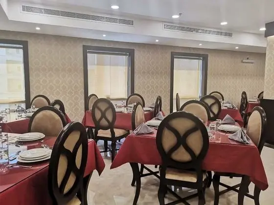 Rawabi Emirates Hotel - Yerinde Yemek