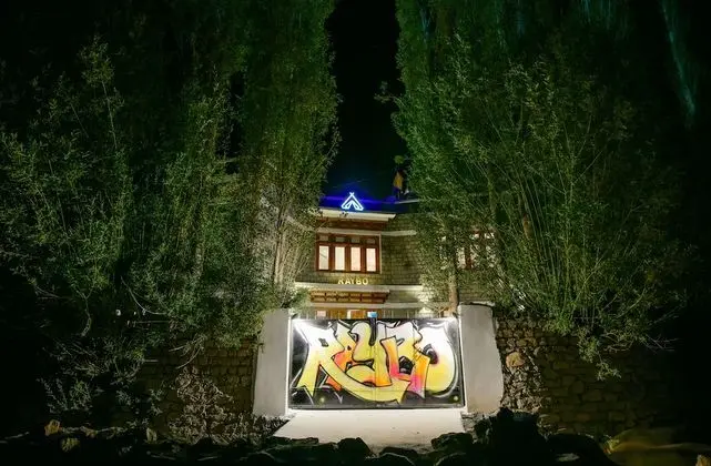 Raybo Hostel