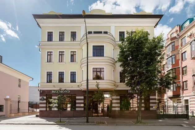Raymond Hotel