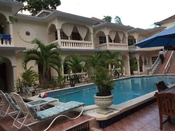 Rayon Hotel